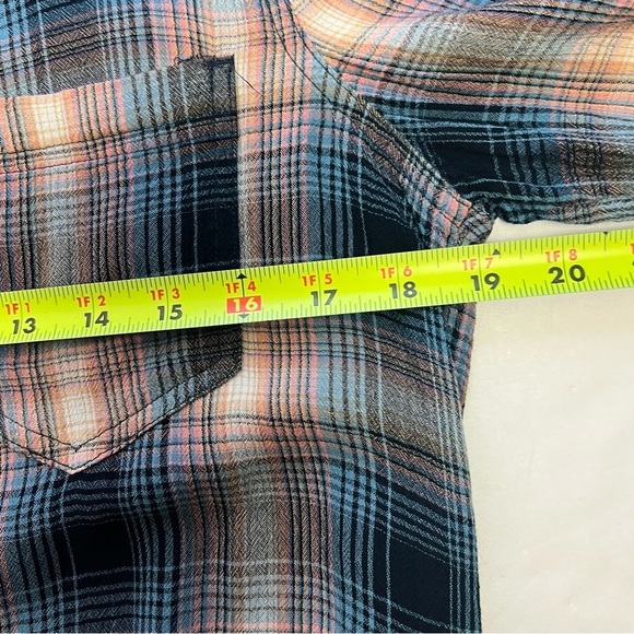 MAURICES Women’s Button Shirt Sz Medium Multi Color Plaid Pocket - Picture 7 of 9